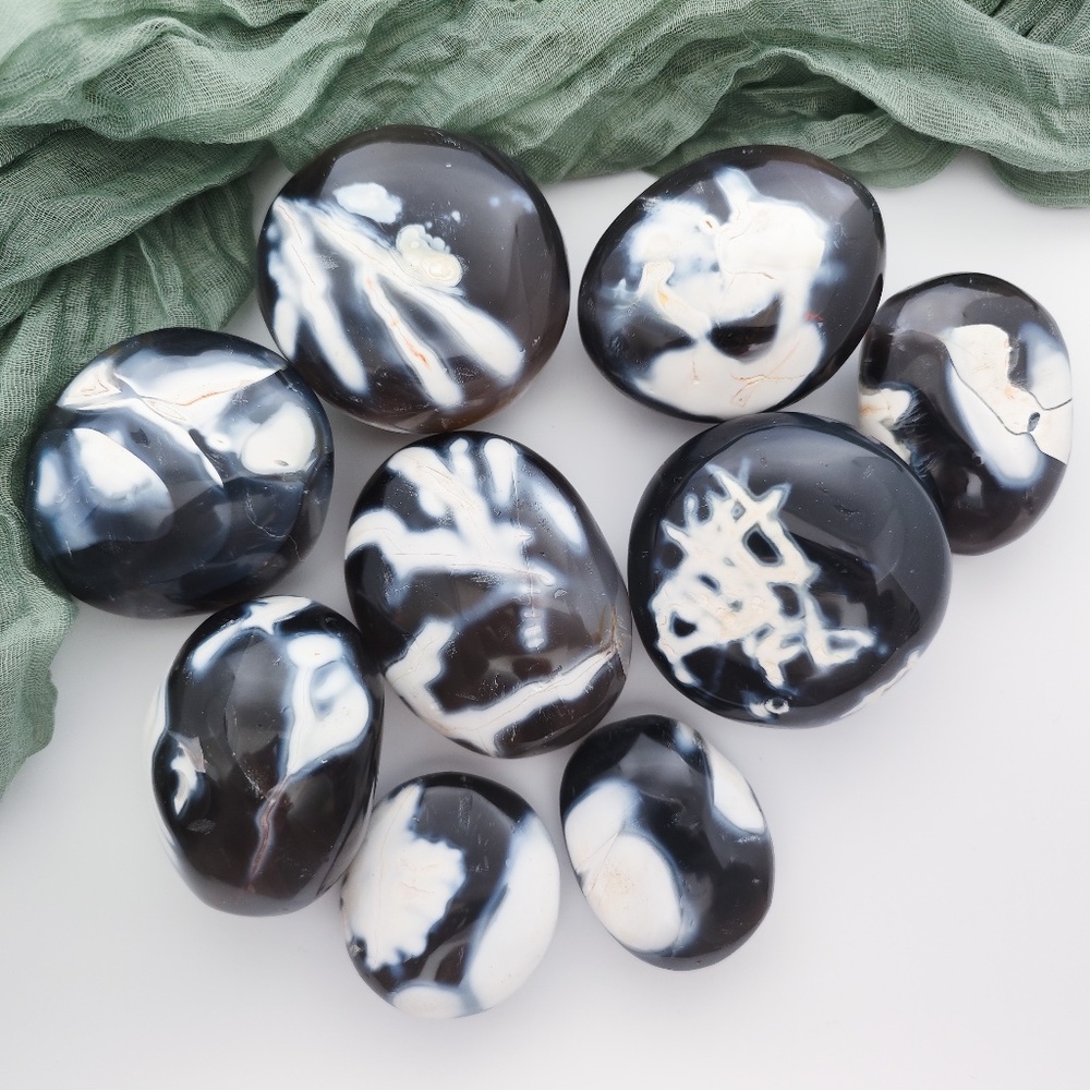 Orca Agate Palm Stone